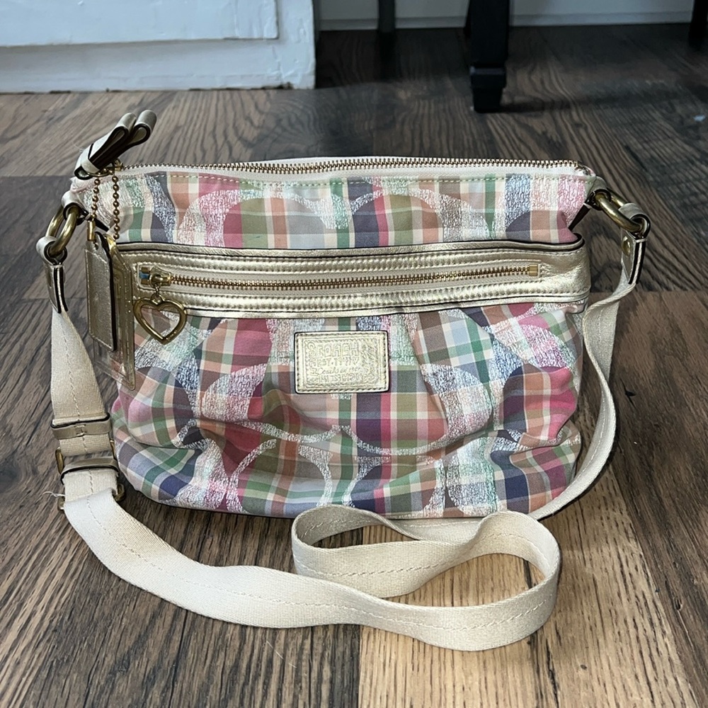 Beautiful Spring Coach purse! Shoulder bag! Classic plaid